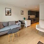 2 Bedroom Stunning In