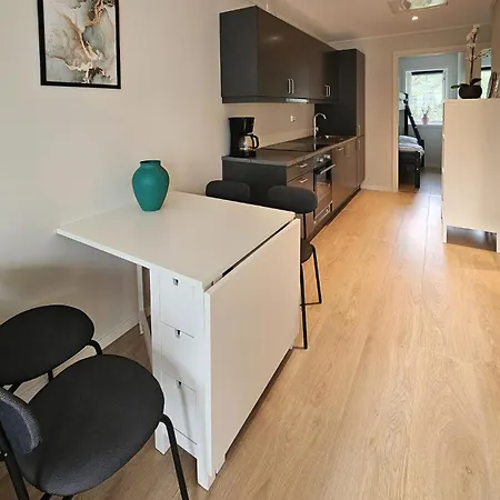 2 Bedroom Stunning In *
