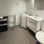 公寓 2 Bedroom Stunning In 弗罗达尔